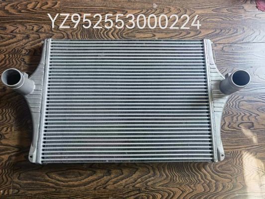 ชุดประกอบอินเตอร์คูลเลอร์รถบรรทุกอลูมิเนียม Sinotruk YZ952553000224
