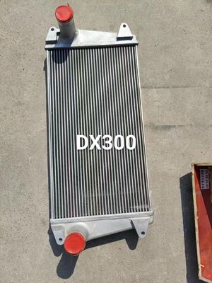 DX300 K1026029A ความต้านทานการกัดกร่อนของอินเตอร์คูลเลอร์รถบรรทุก น้ำหนักเบา