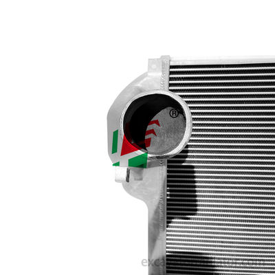 Isuzu Truck Intercooler C02151100 รถกระบะหนัก รถกระบะหนัก คุณภาพสูง Intercooler อากาศเย็น
